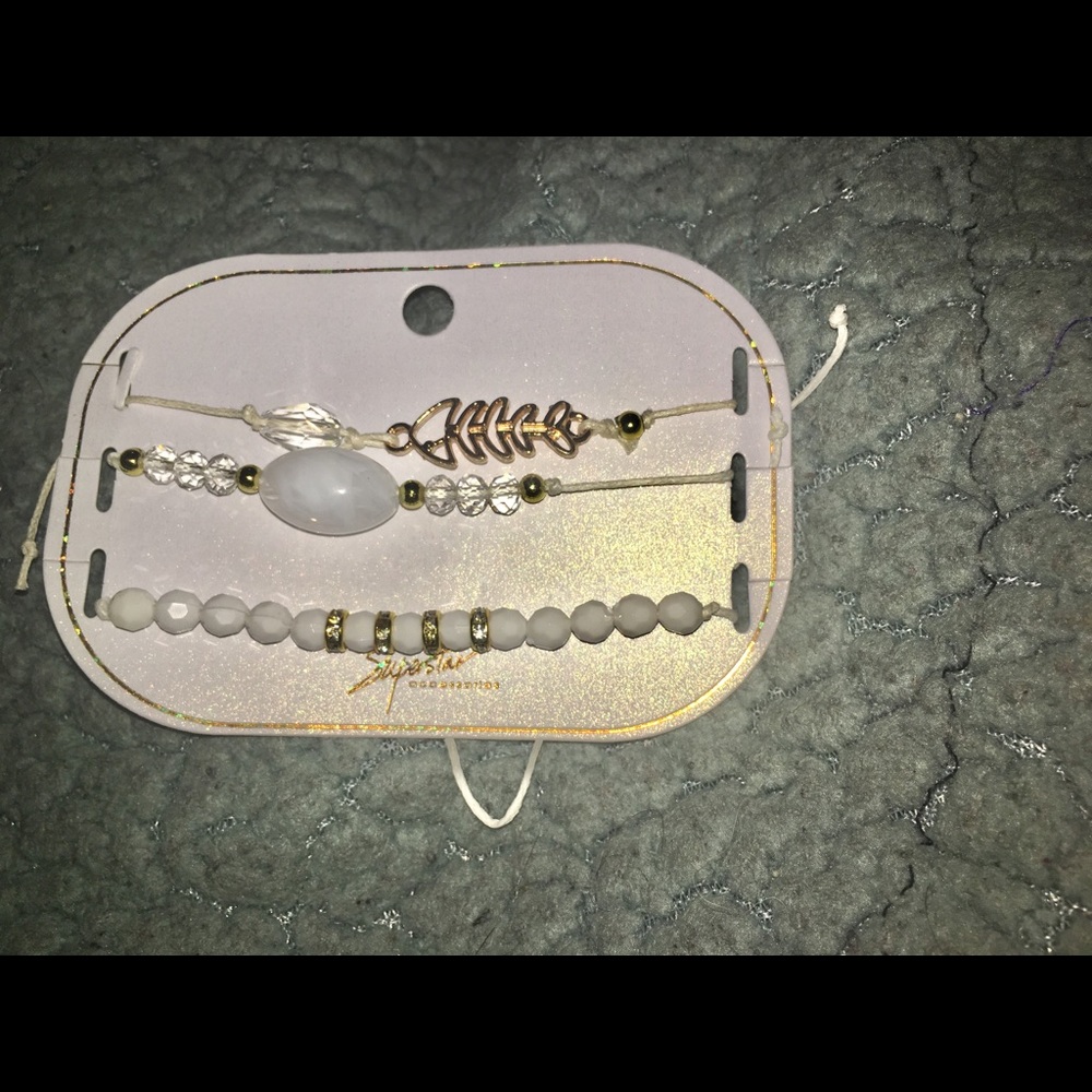 🌺3 for $15🌺 White and Gold Set of 3 Bracelets